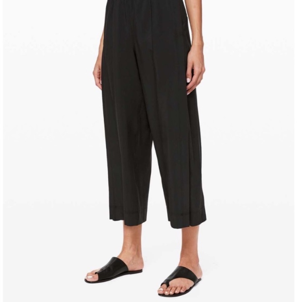 Lululemon Wanderer Crop Black Pants Size 4